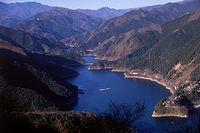 サス沢山から奥多摩湖