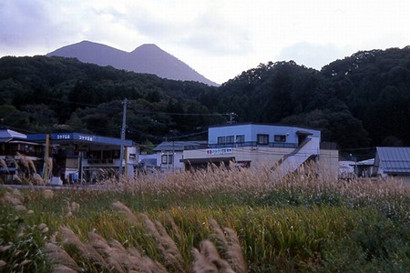 天栄村から見上げる二岐山の双耳峰