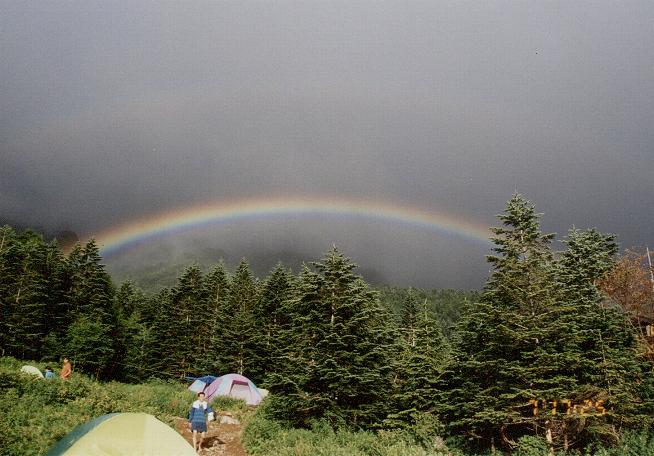 赤岳鉱泉キャンプ場にかかった虹